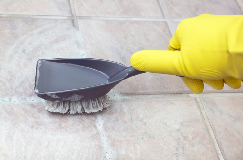 DEEP CLEANING TILE FLOORING